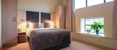 Studio Deluxe | Fer et planche Ă repasser, accĂšs au Wi-Fi (inclus)