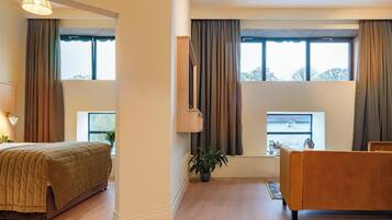 Deluxe Studio | Iron/ironing board, free WiFi
