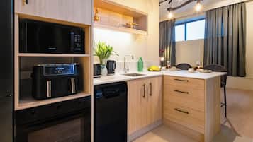 Deluxe Apartment | Private kitchen
