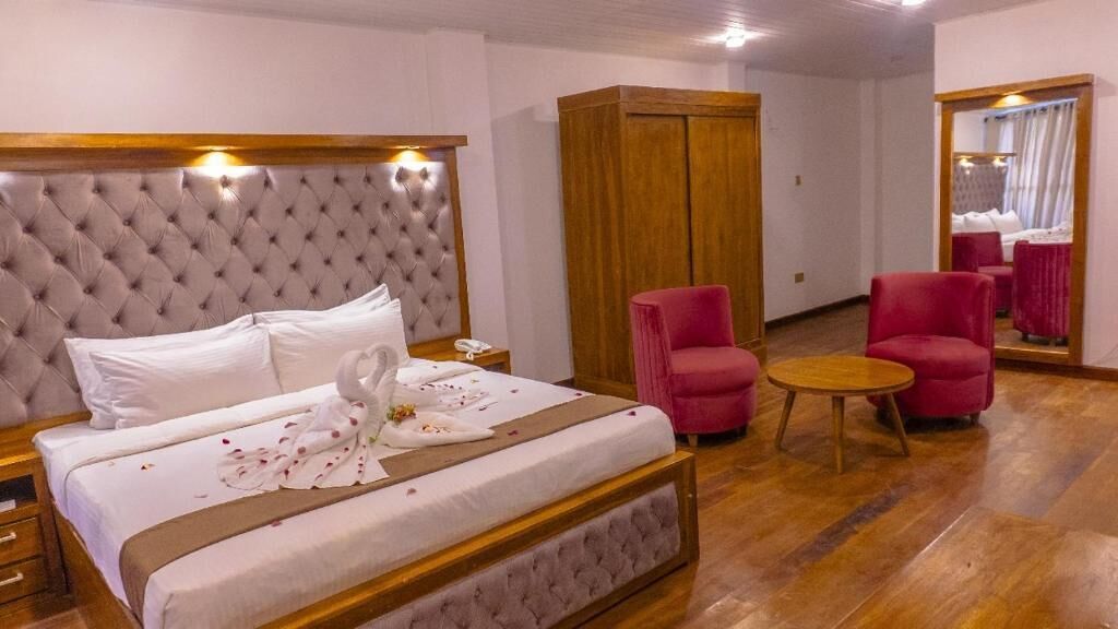 Habitación doble Deluxe, balcón, vista al jardín | Caja de seguridad en la habitación y wifi gratis 