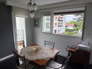 Dining - Apartment 5 minutes from the beach (Biarritz)