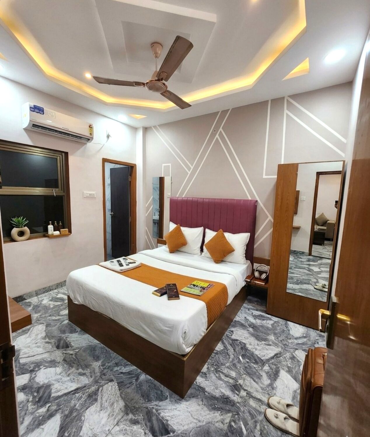 Executive Room | Desk, laptop workspace, free WiFi, bed sheets
