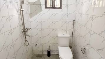 Family Apartment, Balcony, City View | Bathroom