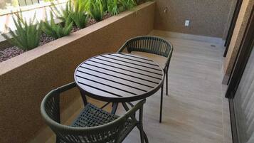 Deluxe Apartment, Balcony | Outdoor dining