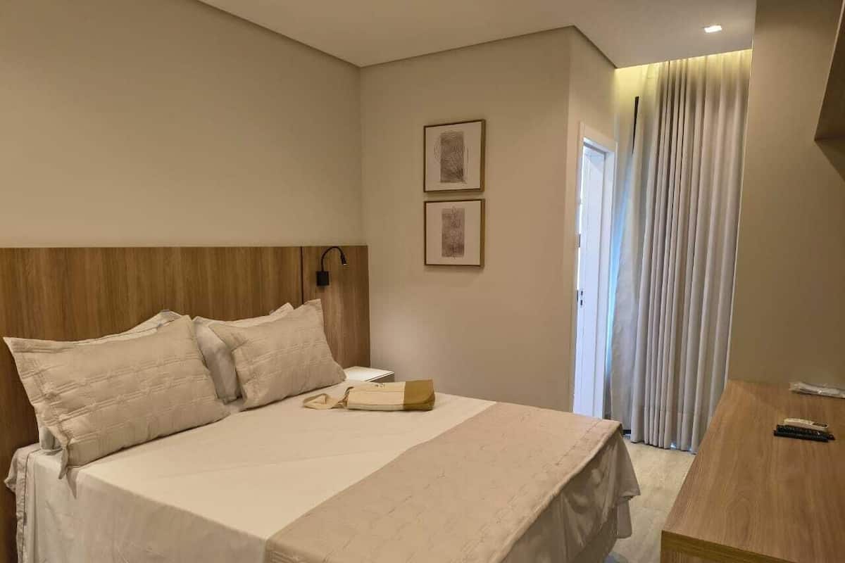 Deluxe Apartment, Garden View | Laptop workspace, free WiFi