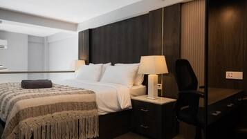 In-room safe, free WiFi