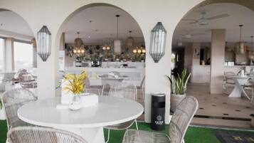 Luxury Apartment, 1 Bedroom, City View | Dining