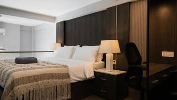 Luxury Apartment, 1 Bedroom, City View | Egyptian cotton sheets, premium bedding, in-room safe