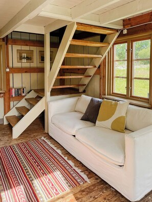 Living area - Renovated cottage by Lake Rydbos (Alingsås)