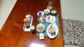 Thức ăn và đồ uống