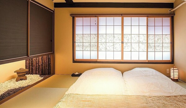 Desk, iron/ironing board - Kyoran-ruantei (Kyoto)