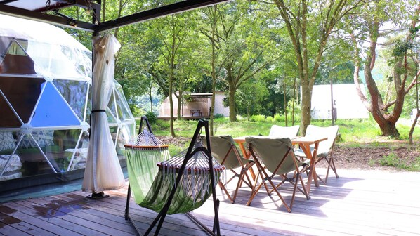 Tempat makan outdoor
