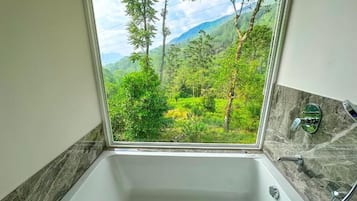 Deluxe Double Room, Balcony, Garden View | Bathroom | Bidet
