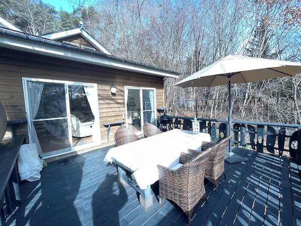 Outdoor dining - Nishi-karuizawa Villa Baum (Miyota)