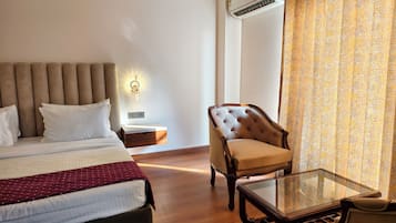 Chambre Luxe, balcon, vue ville | Rideaux occultants, chambres insonorisées, Wi-Fi gratuit