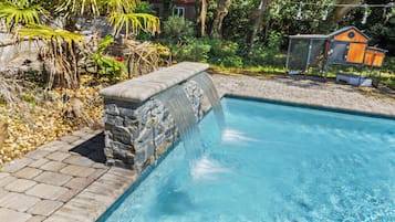 Piscina coperta, una piscina riscaldata