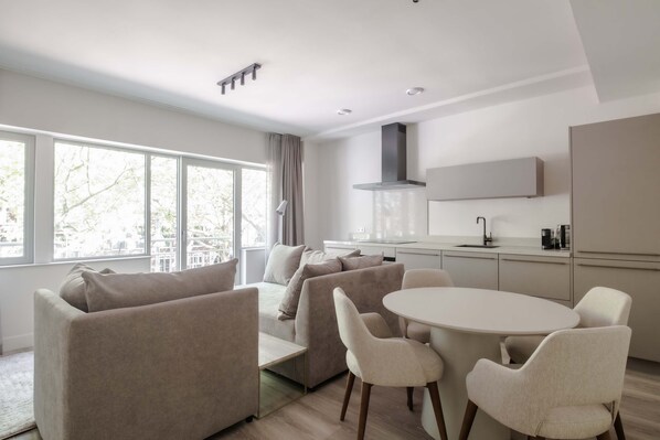 House | 2 bedrooms - Modern 2BR Apartment in Rotterdam Centre (Rotterdam)