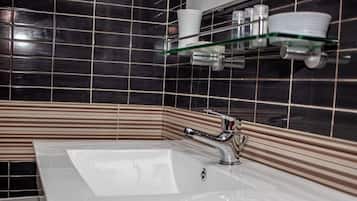 Deluxe Single Room | Bathroom