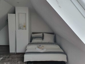 Room - Vrbo Property (Essen)