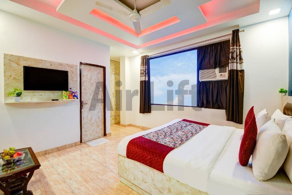 Habitación doble Deluxe, vista a la ciudad | Insonorización, tabla de planchar con plancha y wifi gratis 