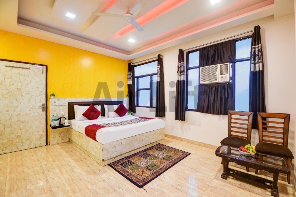 Soundproofing, iron/ironing board, free WiFi