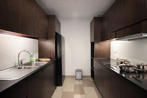 Private kitchen - Da Nang Premier Villas Retreat by Hanah (Da Nang)