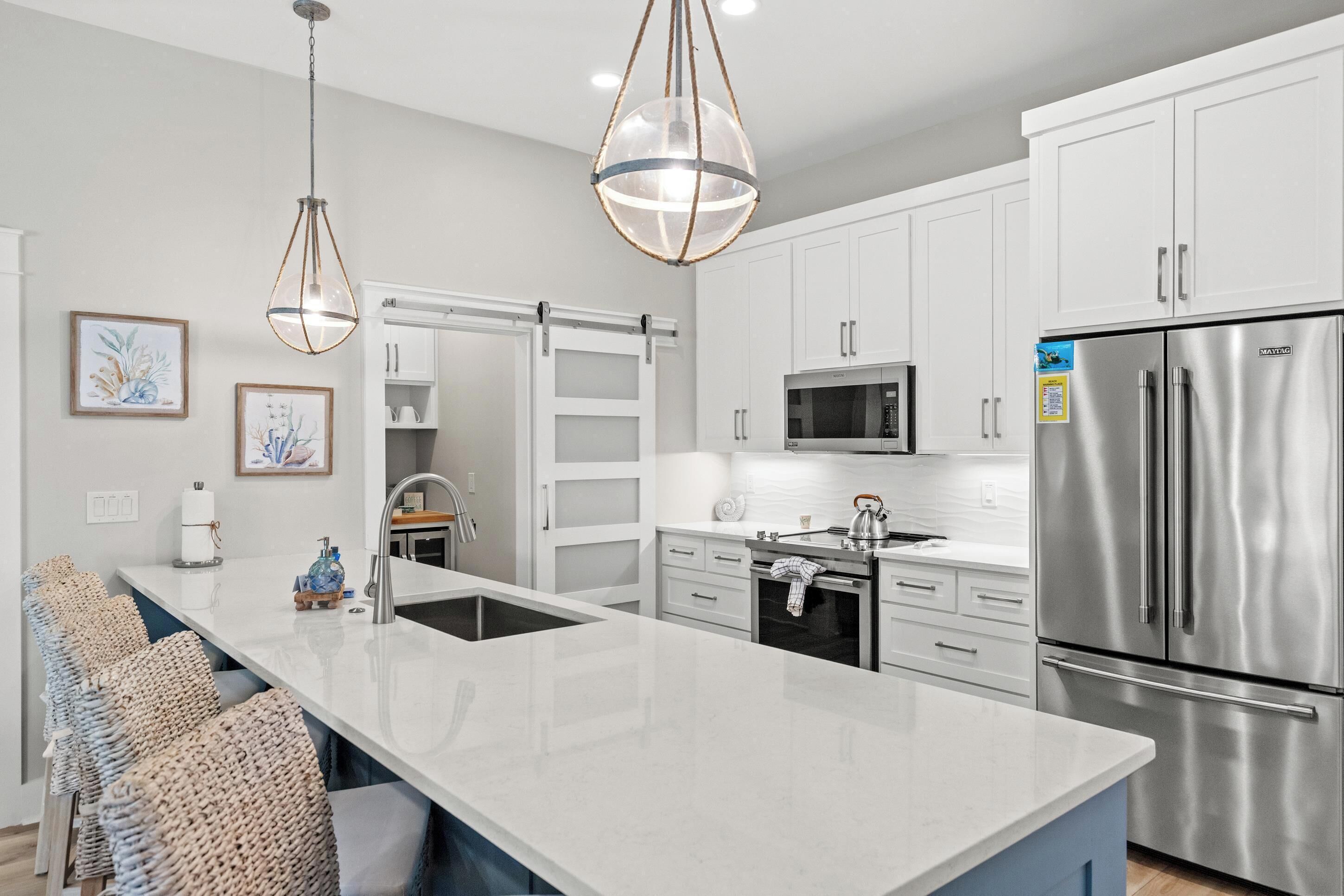 House, 4 Bedrooms, Private Pool | Private kitchen | Full-size fridge, microwave, oven, stovetop