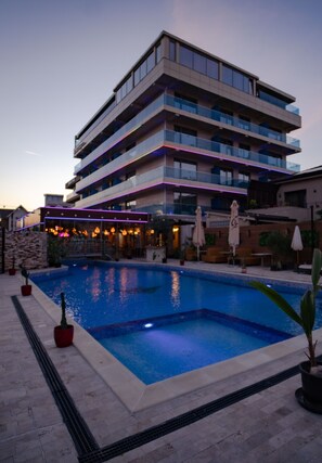 Seasonal outdoor pool - Hotel Almar Luxury (Mamaia-Sat)