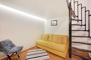 TV - Charming apartment near the Arc de Triomphe (Paris)