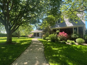 Exterior - Light and Spacious Family Home in Bridgehampton (Bridgehampton)