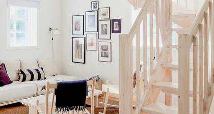 Charming Hen House with Terrace near Vadstena