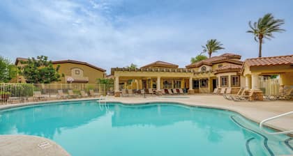 Resort-style Pools & Hot Tubs! Mtn-view Mesa Condo