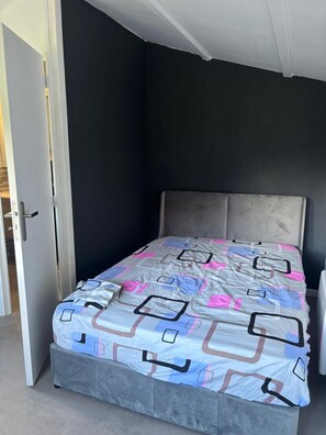 Room - The garden cocoon (Villeneuve-sur-Yonne)