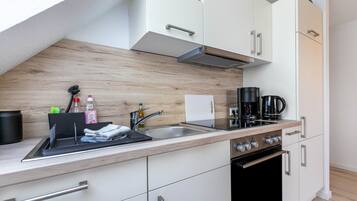 Kühlschrank, Ofen, Herdplatte, Geschirrspüler
