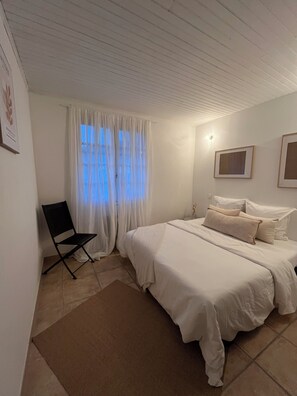 Room - Vrbo Property (Tarascon)