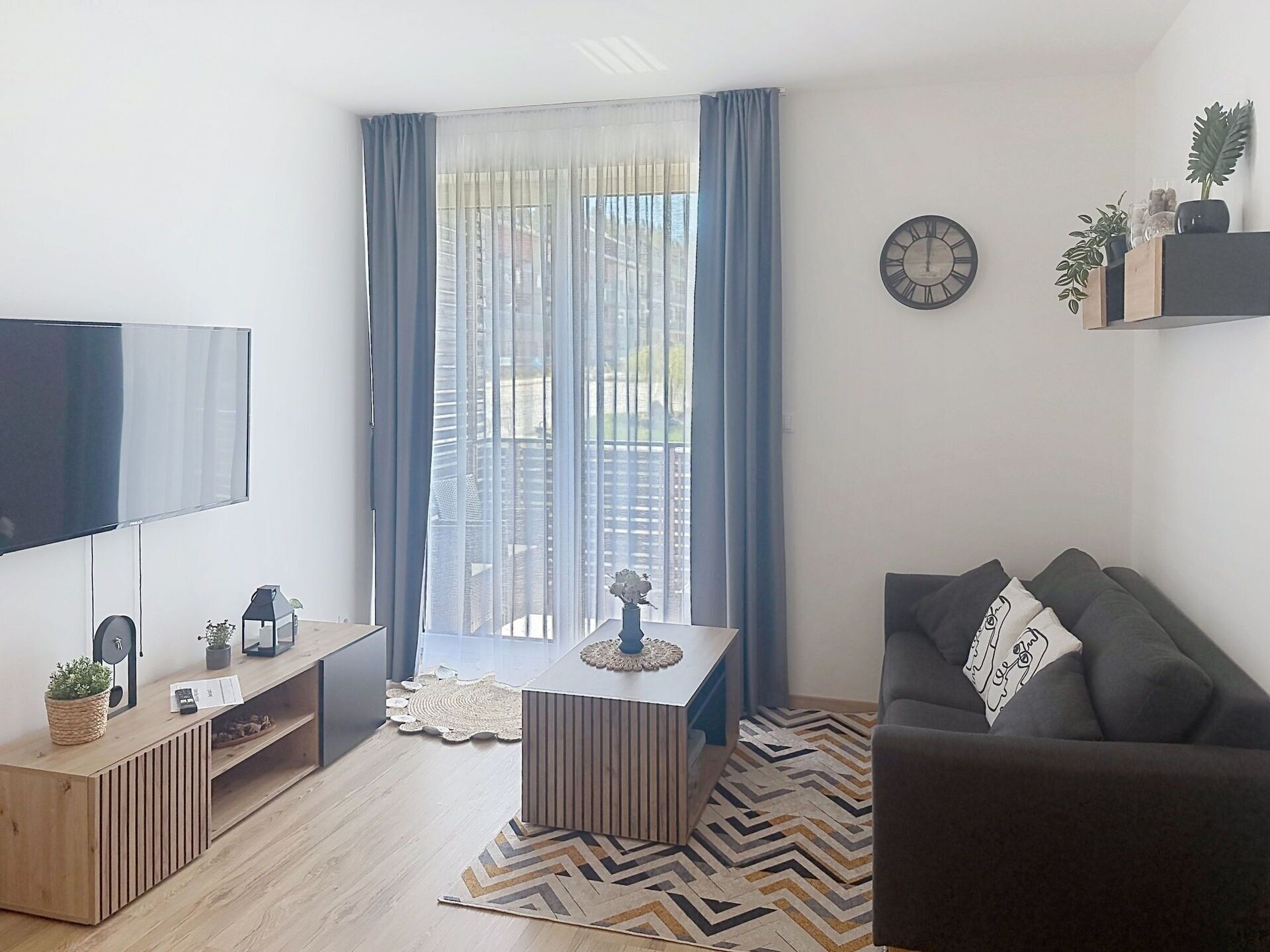 Möbel, Interior Design, Flooring, Fussboden, Holz, Zimmer, Wohnung, Zuhause, Beleuchtung, Wohnzimmer