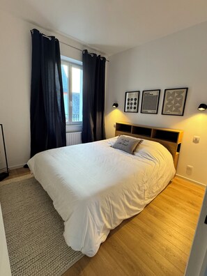 Room - Vrbo Property (Le Pouliguen)