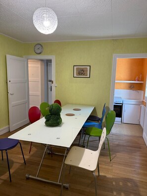 Family Apartment, 3 Bedrooms, Non Smoking, Pets allowed | Dining - Les appartements de katia  (Charnay-lès-Mâcon)