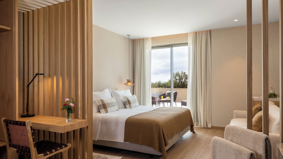 Legacy Ithos Boutique Hotel