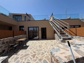 Junior Triple Room, Beach View | Terrace/patio - Pelagos SeaSide Suites (Hersonissos)