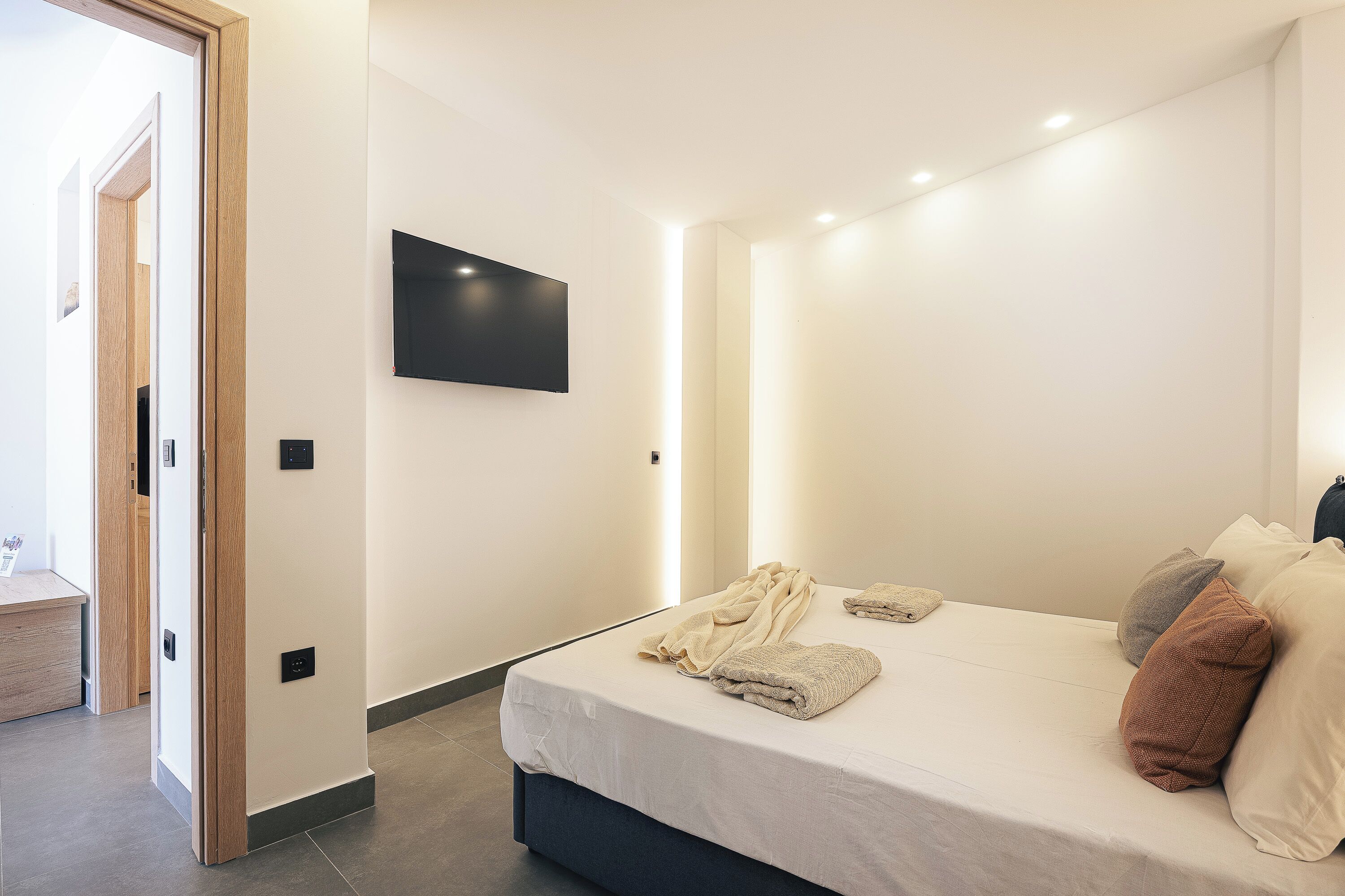 Standard Suite, Beach View | Free WiFi