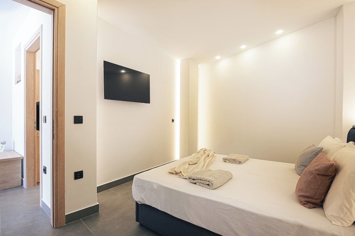 Standard Suite, Beach View | Free WiFi