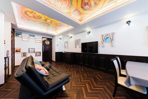 Living area - Guest House Discovery Ship (Kyoto)