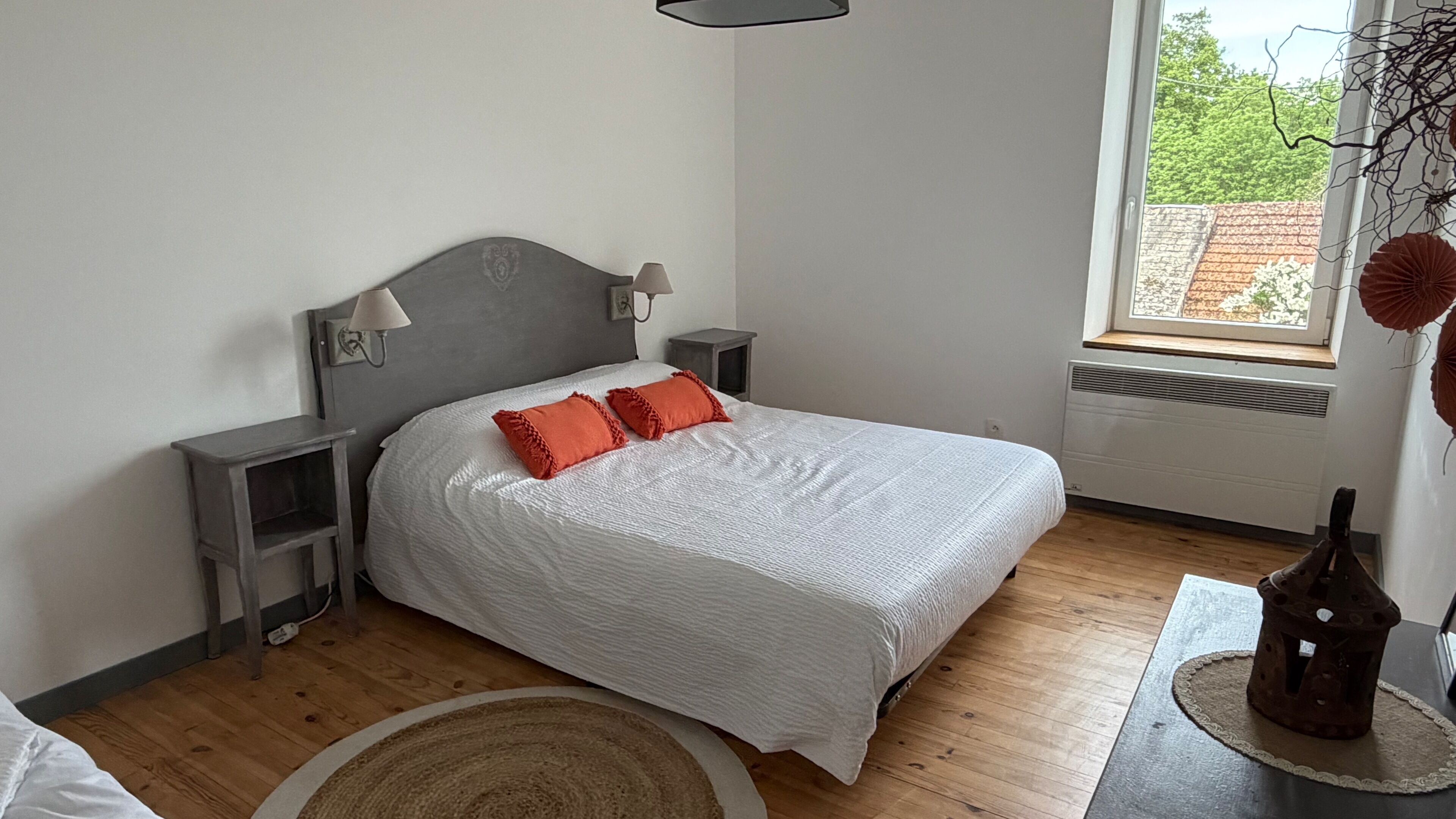 Lit parapluie, Wi-Fi gratuit, draps fournis