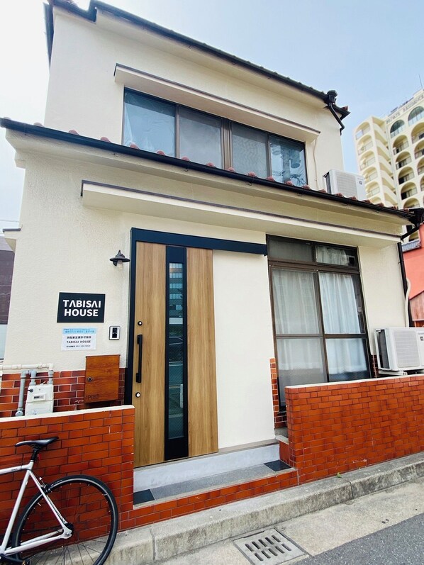 Exterior detail - Tabisai House Hakata (Fukuoka)