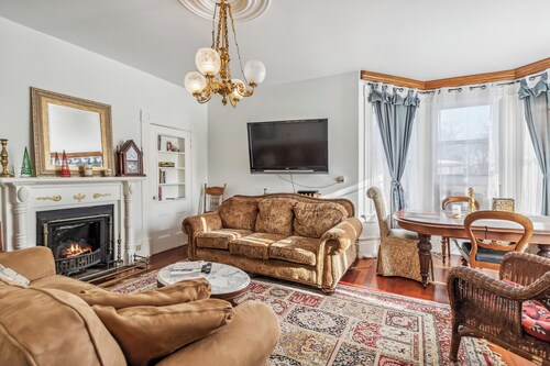1 Bedroom Deluxe Main Street Downtown Liverpool Suite D