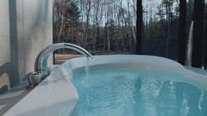 Outdoor spa tub - Ash Villa Fujikawaguchiko (Narusawa)