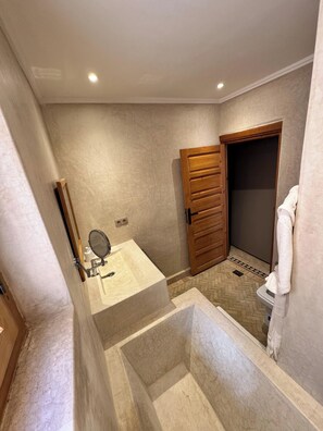 Bathroom - Amazing 6-bedroom riad with AC in charming Fes (Fes)