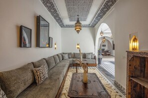 Interior - riad nostalgia & spa
Spacious 8-bedroom riad in wonderful Marrakech with AC (Marrakech)