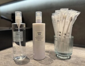 Bathroom amenities - Tabisai Luxe Hakata-gion (Fukuoka)